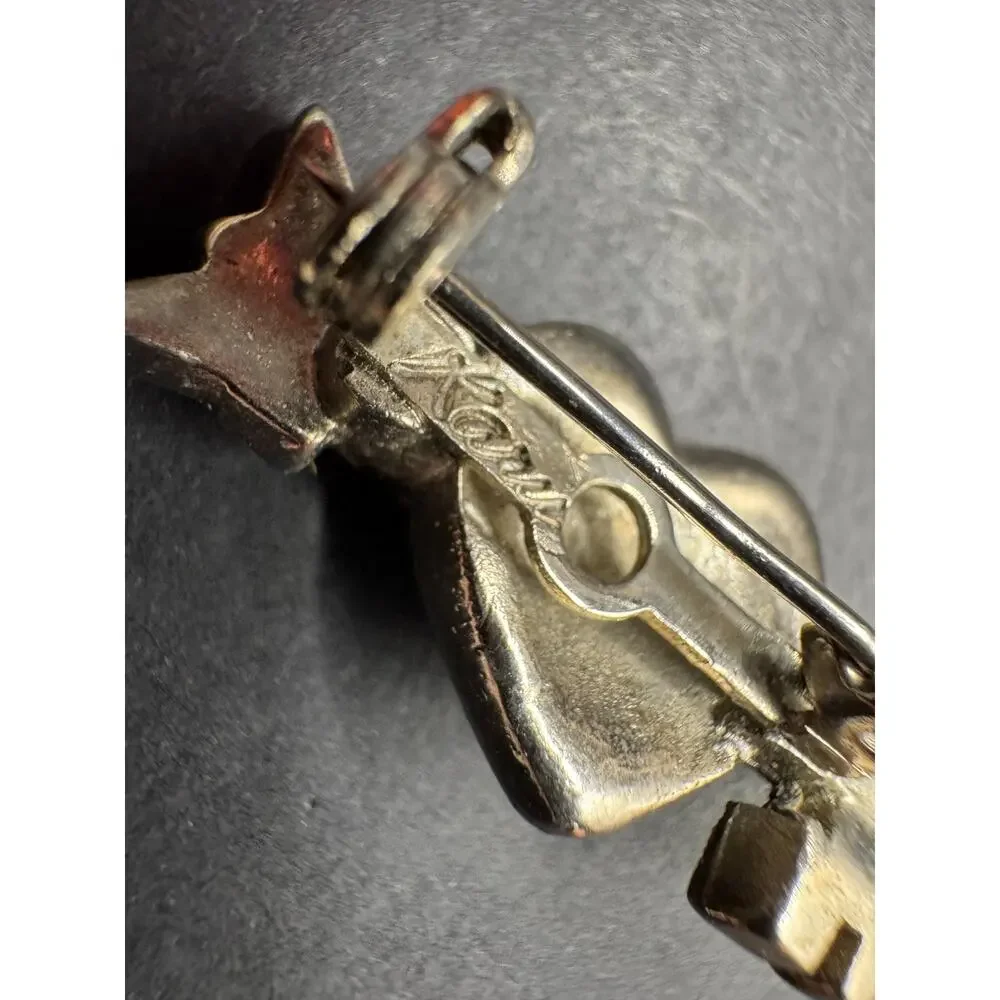 Vintage Karu Signed Silver Tone Rhinestone Key Through Heart Pin Brooch
